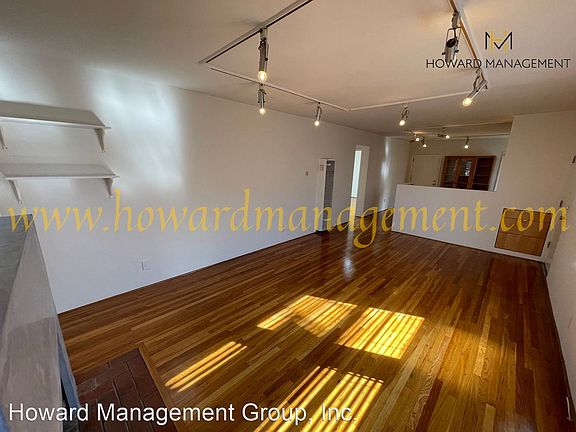 2nd image of 10548 Santa Monica Blvd