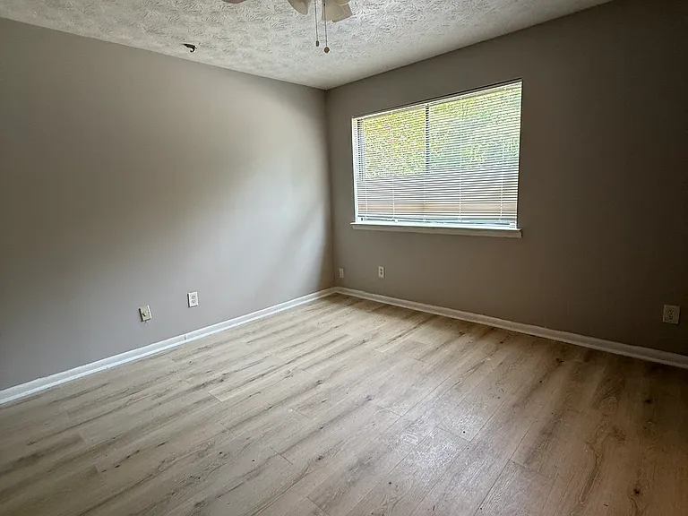904 Pine Oak Trl — Photo 27