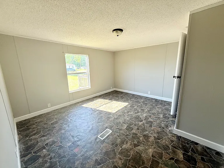6021 Double R Cir — Photo 3