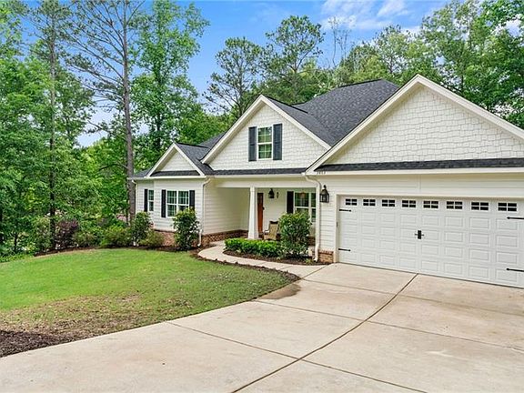 2nd image of 3803 Heritage Pl