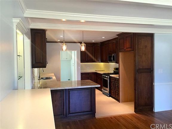 4th image of 802 S Terri Ann Dr
