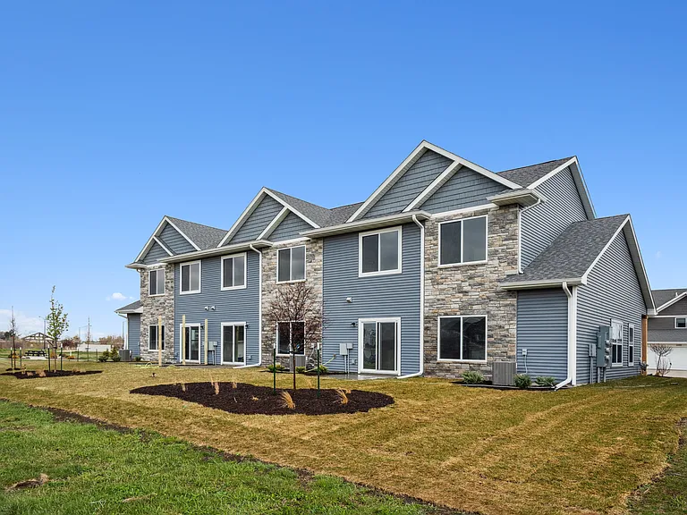 2240 Eversull Ln — Photo 4