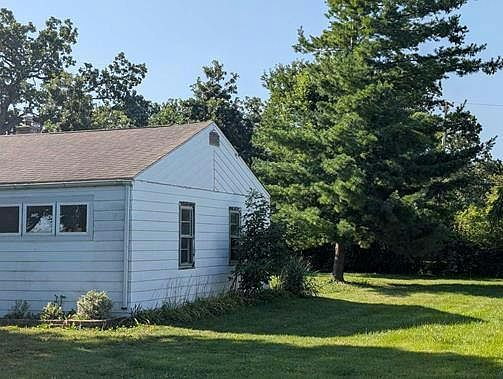 3rd image of 236 Helena Ave