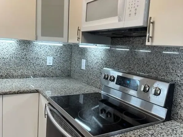 610 NW 13th St APT 16, Boca Raton, FL 33486