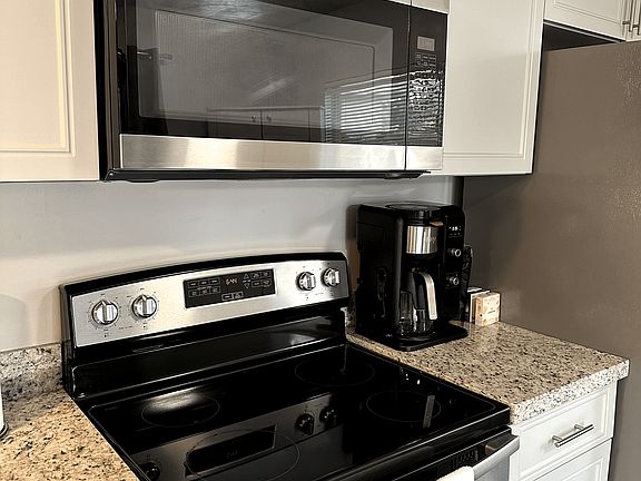 5th image of 8145 Bridgewater Ct APT D
