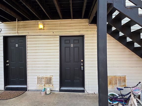 5th image of 1919 NW 11th St Unit 2B