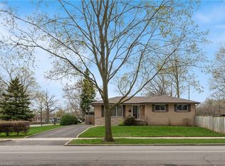 434 Hampton Heath Rd, Burlington, ON L7L4R5
