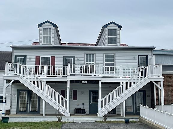 Main entrance / rear of the building