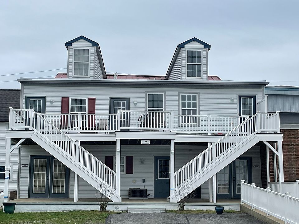 Main entrance / rear of the building