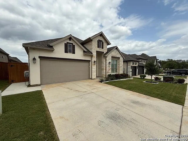 2216 Prado Dr — Photo 3