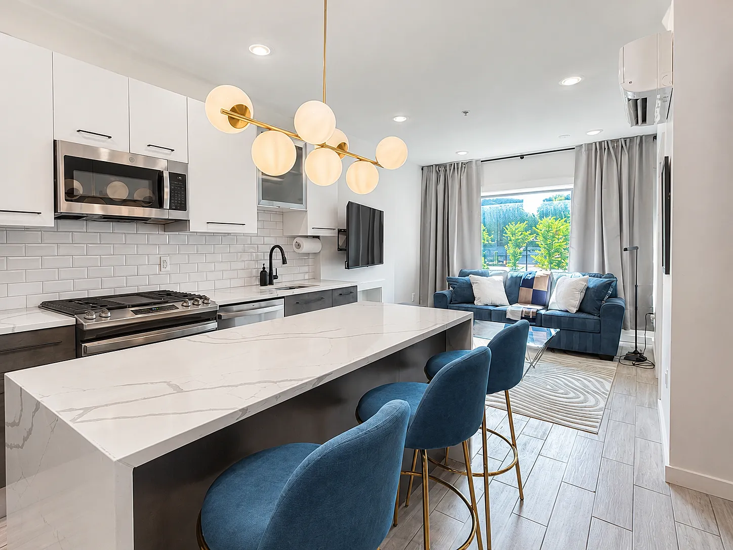 1 bed, 720 sqft, $2,395 — Photo 3