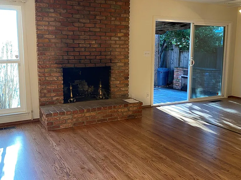 1140 Sanchez Way — Photo 9