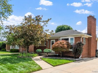 21124 Walton St, Saint Clair Shores, MI, 48081