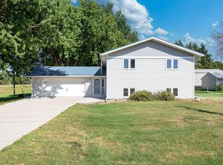 28 Leprechaun Ln, Mantorville, MN 55955