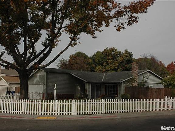 2nd image of 1451 Buckridge Way