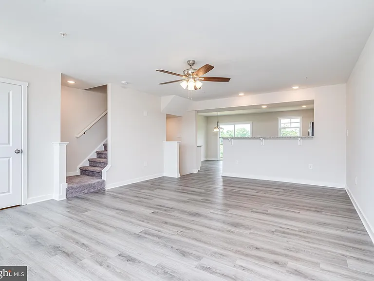 85 Moses Dr — Photo 18