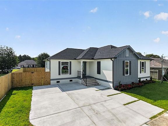 2nd image of 3713 Ventura Park