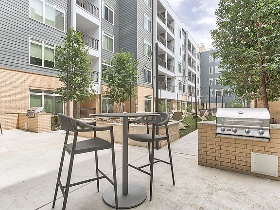 5th image of 120 9th St APT 1343