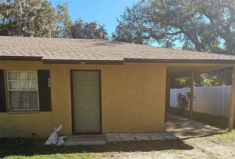 331 W Alamo Dr — Photo 2