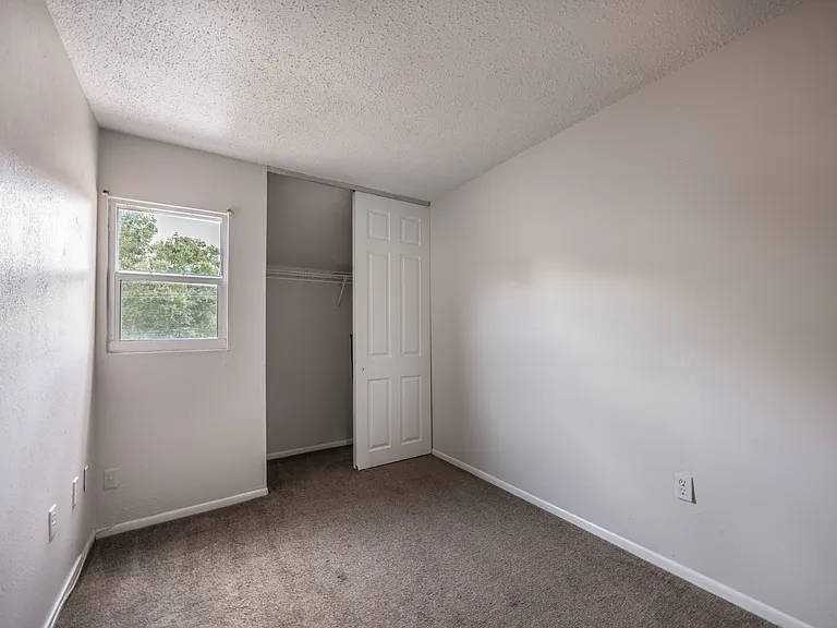 914 SW 8th Ave #11 — Photo 11