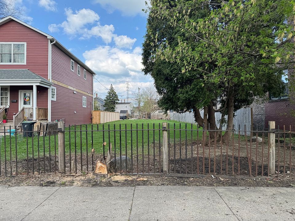 2nd image of 1727 Dodge Ave