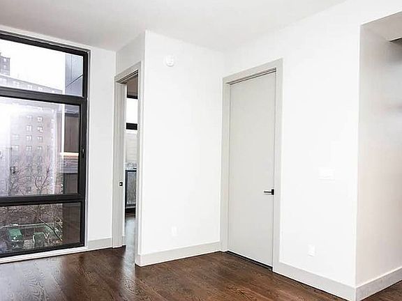 4th image of 265 Franklin Ave #5C