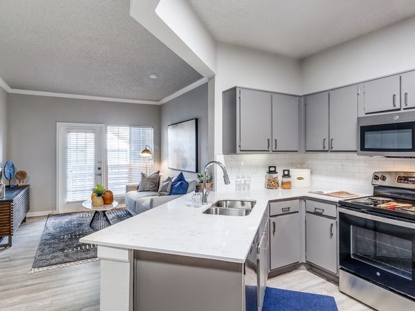 7324 Skillman St #2424