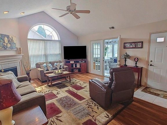 4th image of 695 E Western Reserve Rd Unit 1901