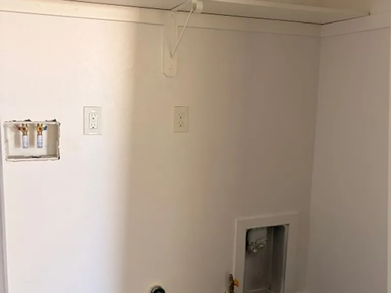 219 Lincoln St #B — Photo 6