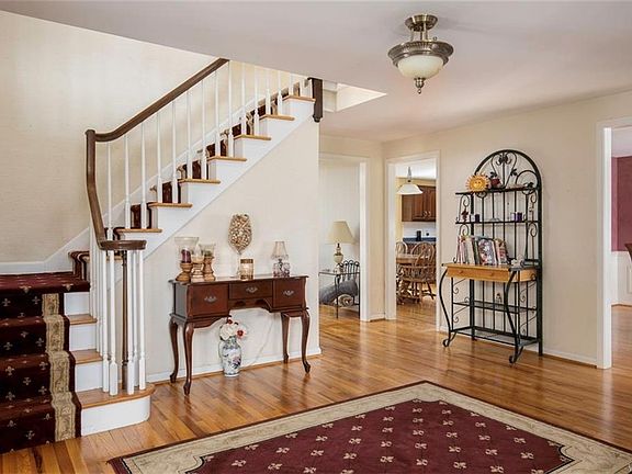 2nd image of 30 Wynngate Ln