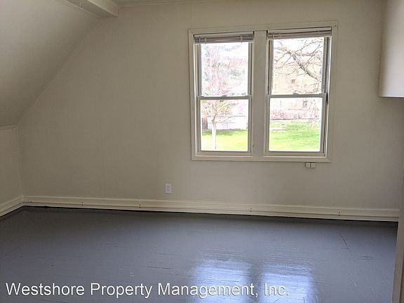 2nd image of 523 W Grand Ave #B