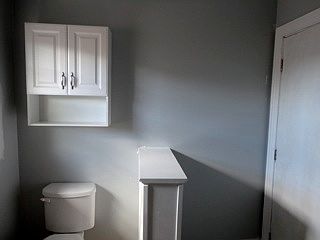 3rd image of 301 Nottingham Dr