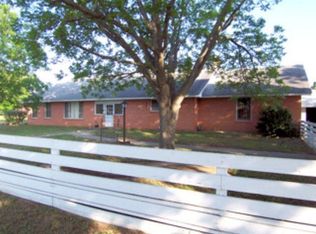 1020 Salt Works Rd, Palestine, TX 75803