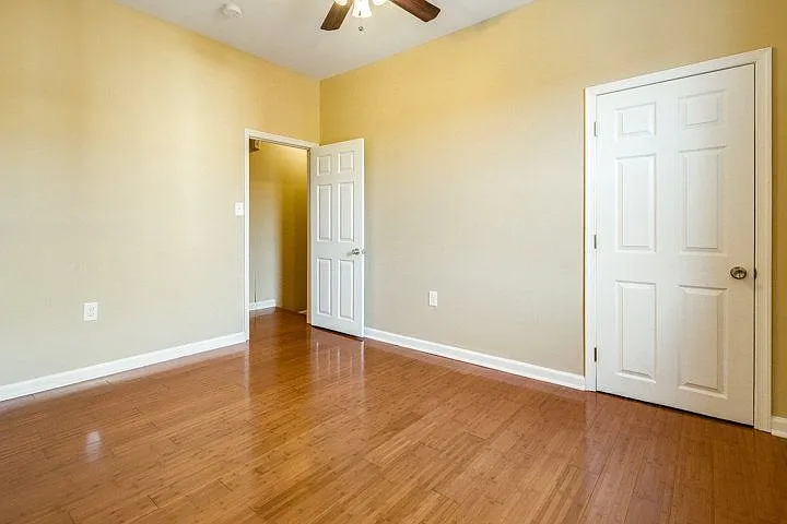 2501 Carpenter St #2 — Photo 11