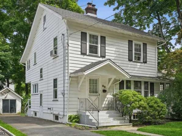 38 Elizabeth St, Caldwell Boro Twp., NJ 07006