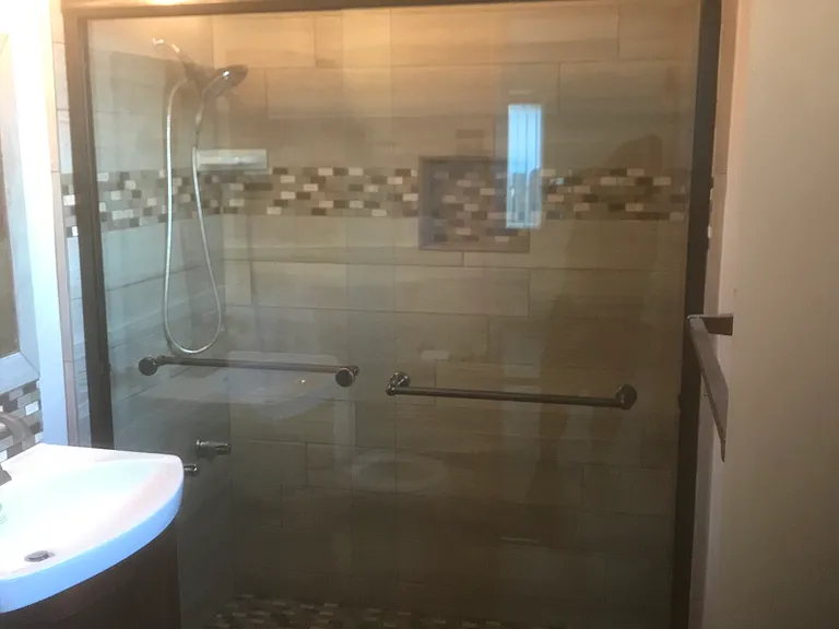 105 Lombardy Ln — Photo 2