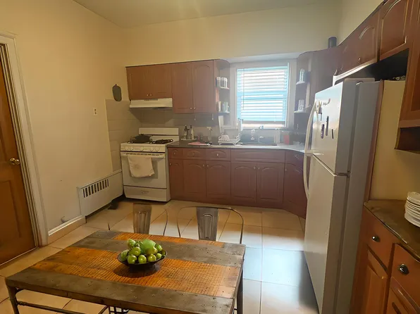 20-44 49th Street 2 image 6 of 7