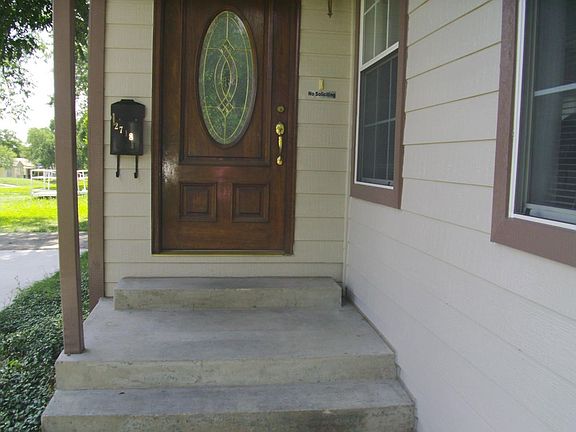 2nd image of 2718 W Craig Pl