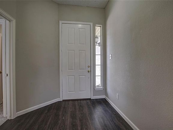 3rd image of 2402 Valley Creek Dr