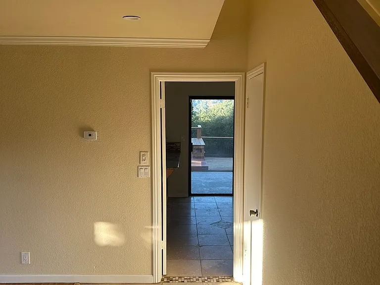 16962 Columbia Dr — Photo 7