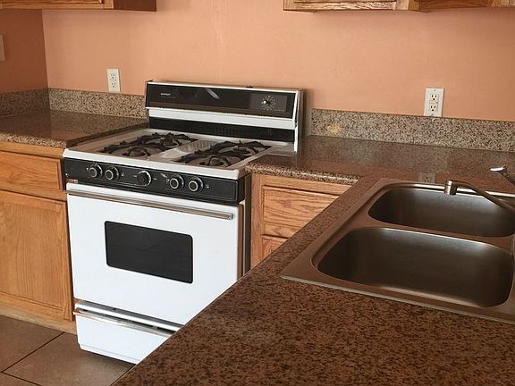 4th image of 1505 Orange Dr APT A