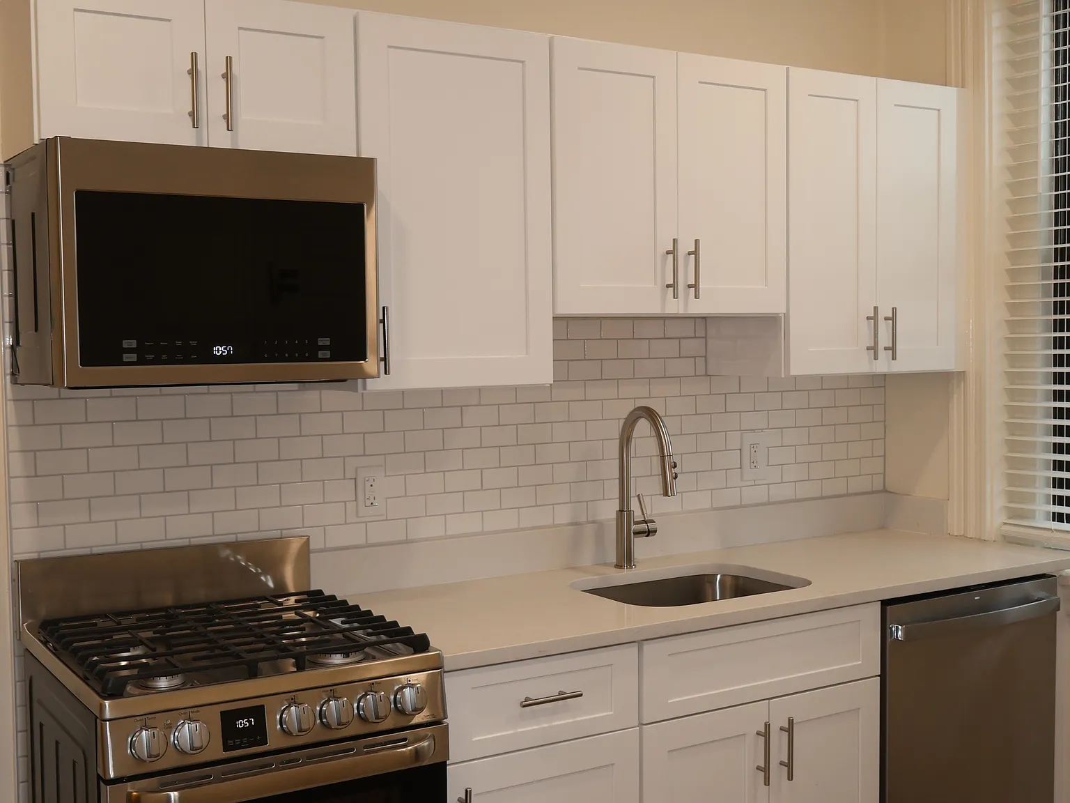 Studio, 550 sqft, $3,000 — Photo 3