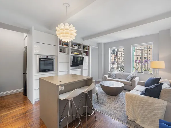 25 Tudor City Pl APT 1005, New York, NY 10017