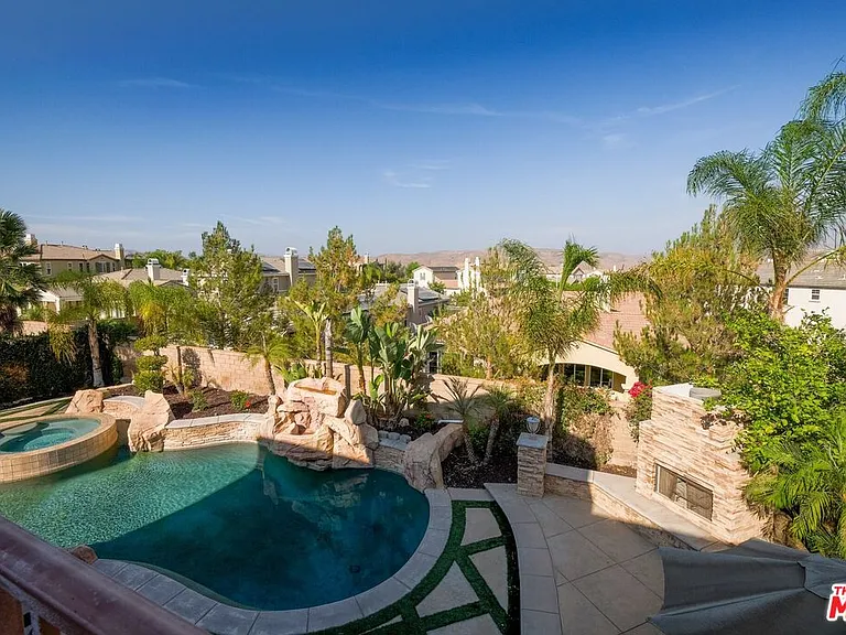 22430 Leisure Dr — Photo 36
