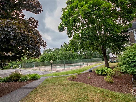 5th image of 192 Fieldstone Dr #192