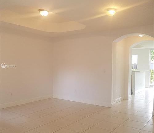 5th image of 4924 Leeward Ln #3601