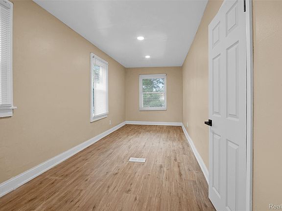 5th image of 17421 Lumpkin St