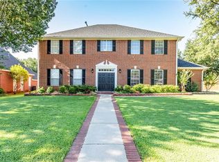 8 Rolling Hills Cir, Denton, TX 76205