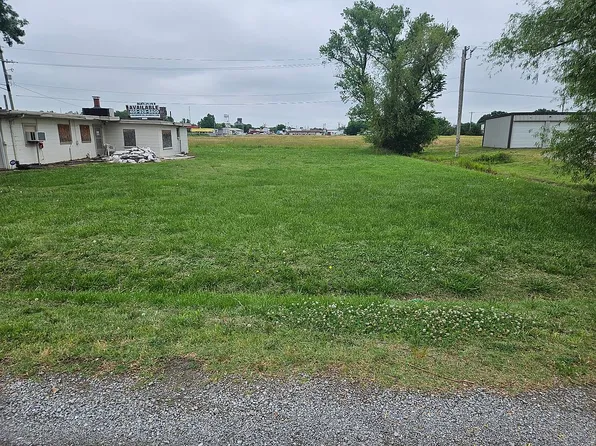 610 S Chouteau Ave, Chouteau, OK 74337
