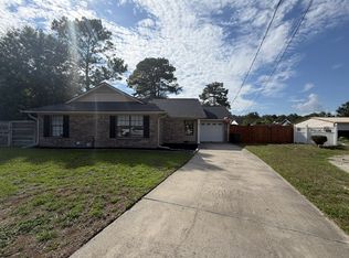708 Woods Ct, Hinesville, GA 31313